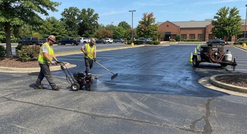 Commercial Asphalt Sealing